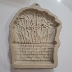 Wilton 1997 flower clay cookie mold